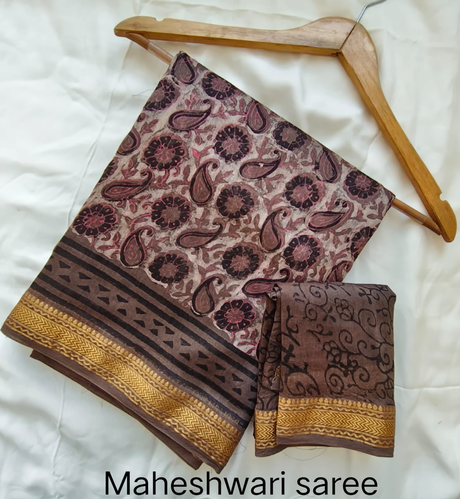 Maheshwari Silk Saree – Timeless Grace