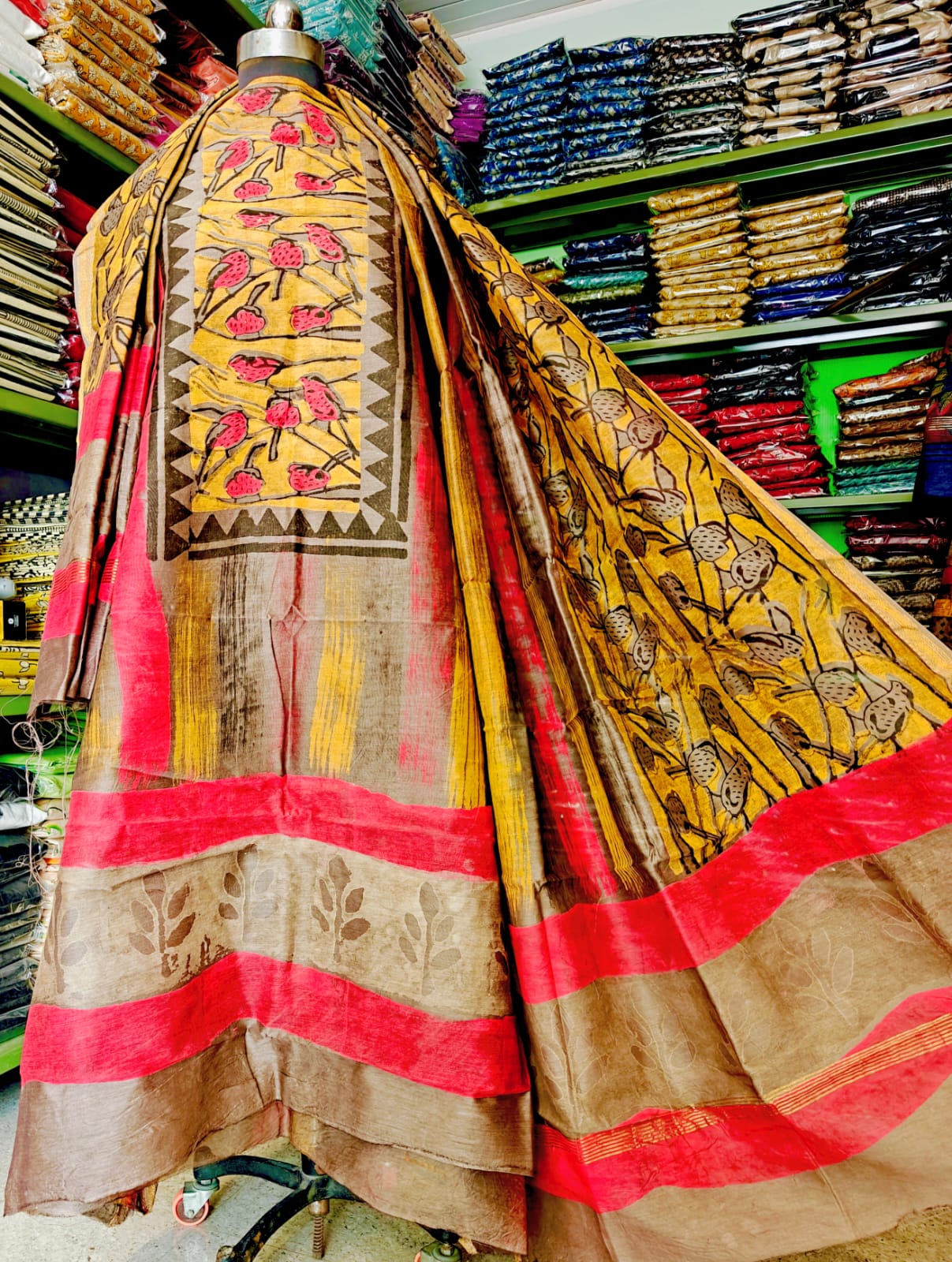 Maheshwari Suit – Beautiful Ethnic Collection