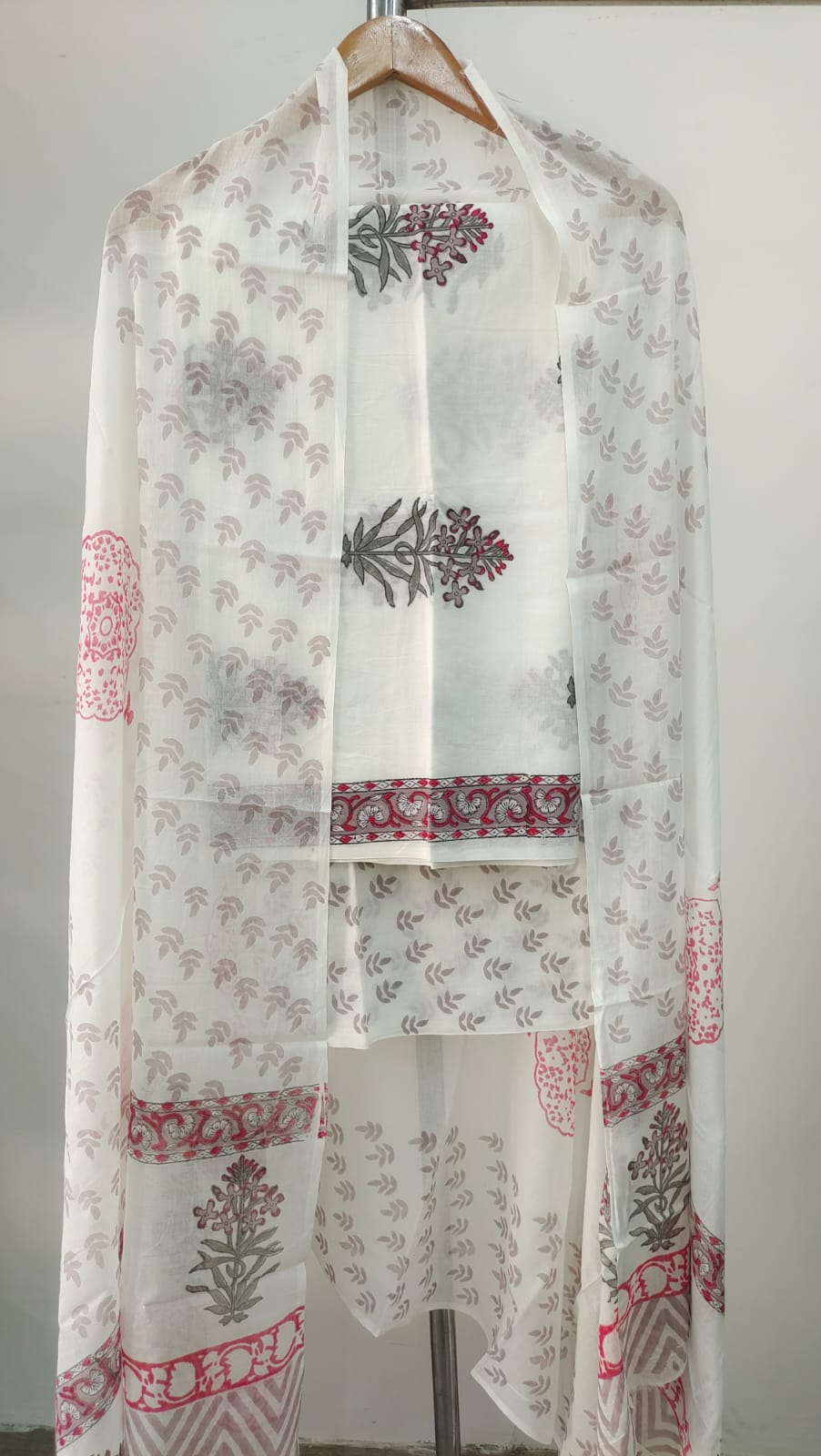 Elegant Cotton Suit with Dupatta